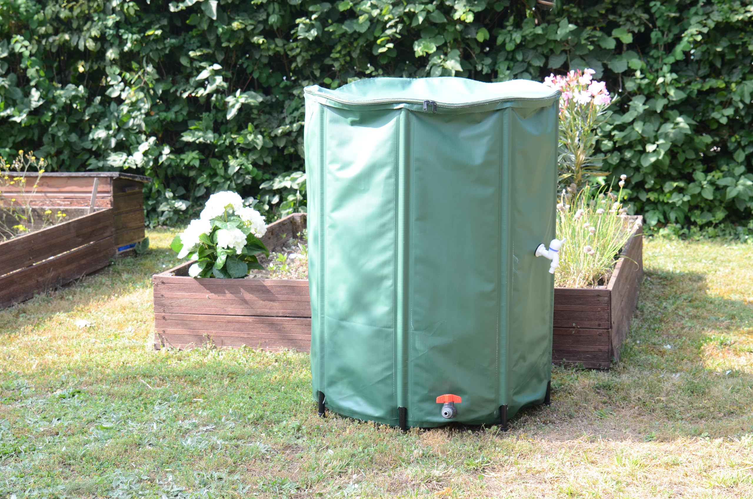 eda-r-cup-rateur-d-eau-souple-et-pliable-500-l-avec-filtre-2-robinets image 2